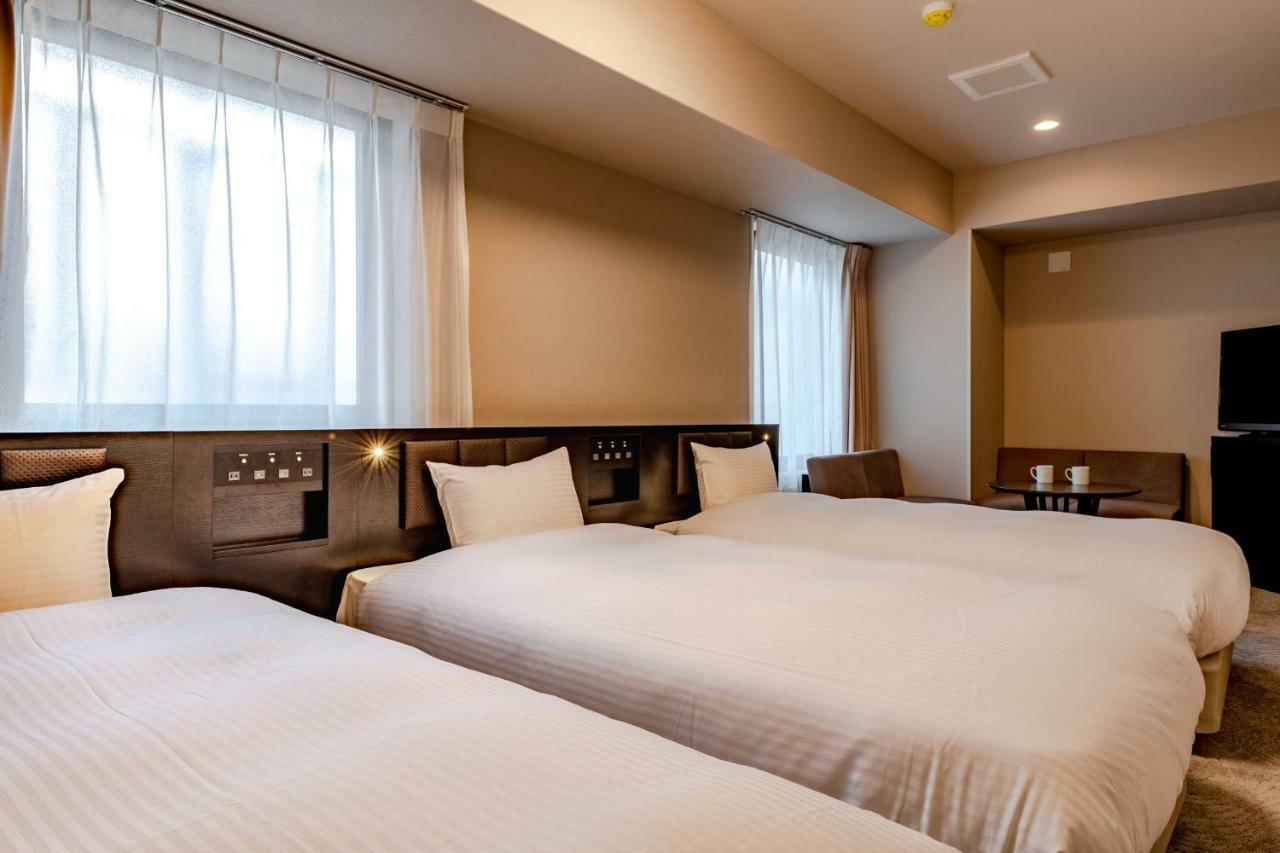 Hotel Wbf Shin-Osaka Skytower Екстериор снимка