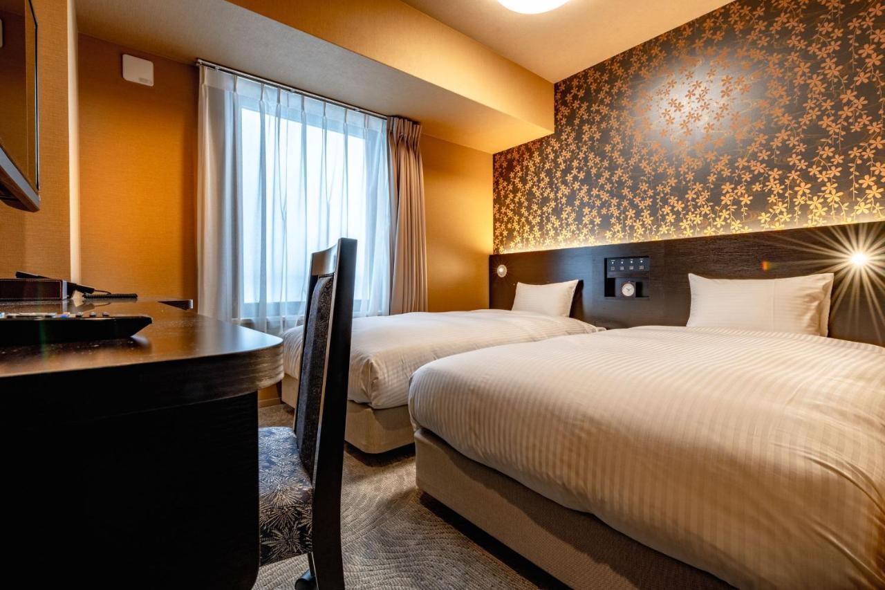 Hotel Wbf Shin-Osaka Skytower Екстериор снимка