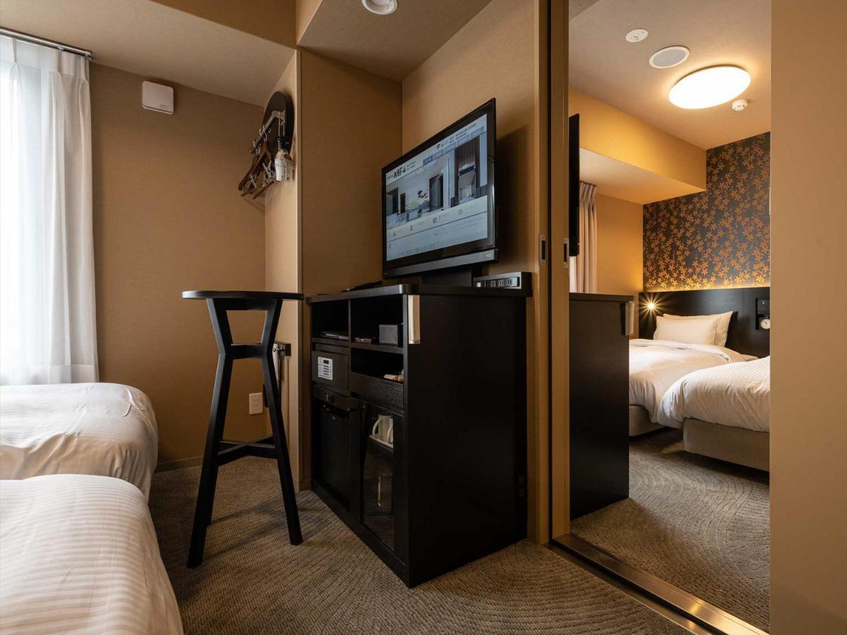 Hotel Wbf Shin-Osaka Skytower Екстериор снимка
