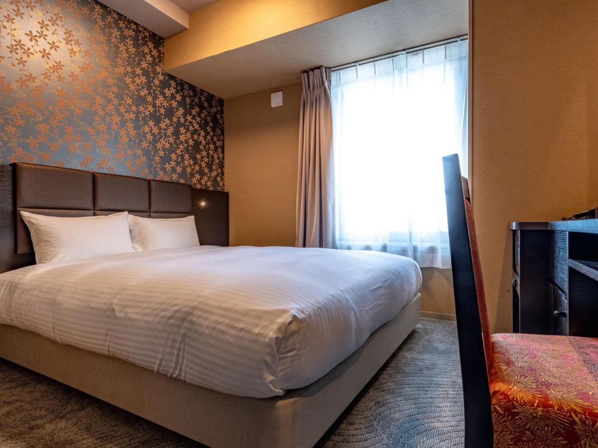 Hotel Wbf Shin-Osaka Skytower Екстериор снимка